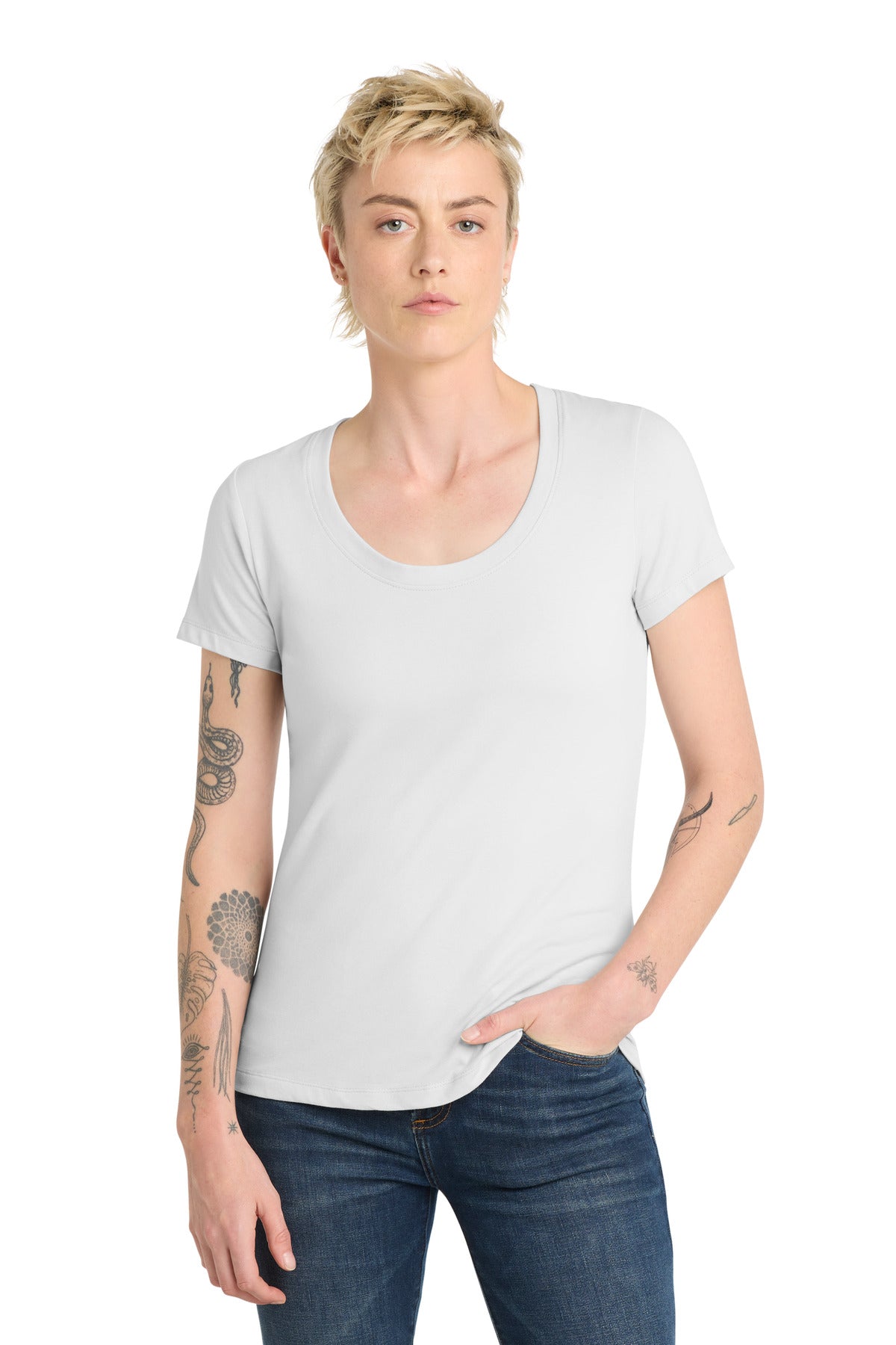 District ® Women's Flex Scoop Neck Tee DT7501